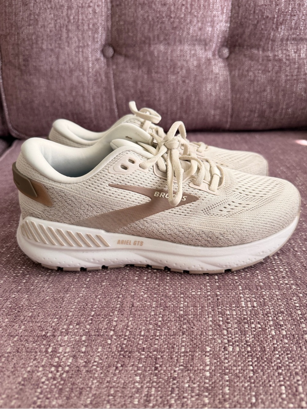 Brooks Women's Ariel 24 GTS Neutral Support Running Shoes - Beige